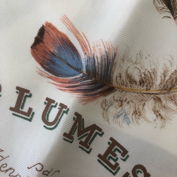 —Vintage—Mint condition Hermes silk scarf—plumes— - Picture 4 of 7